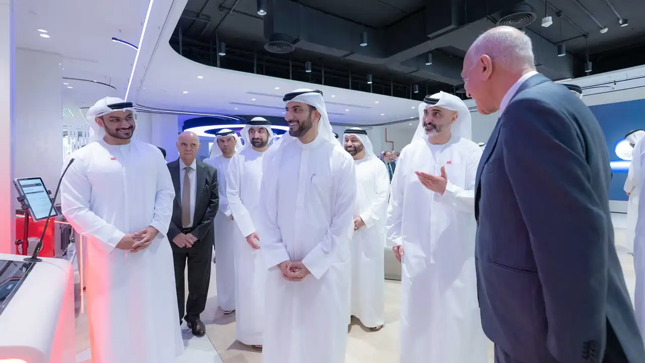 سلطان بن أحمد يعلن افتتاح مركز الابتكار في جامعة الشارقة